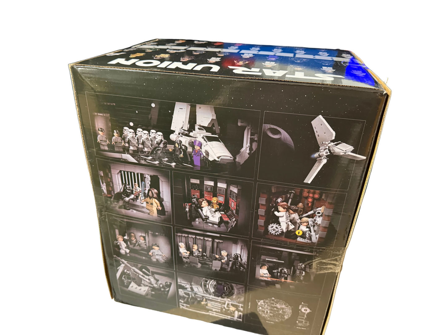 Space station collector-scale 9,023-piece building block model with figures – detail 6