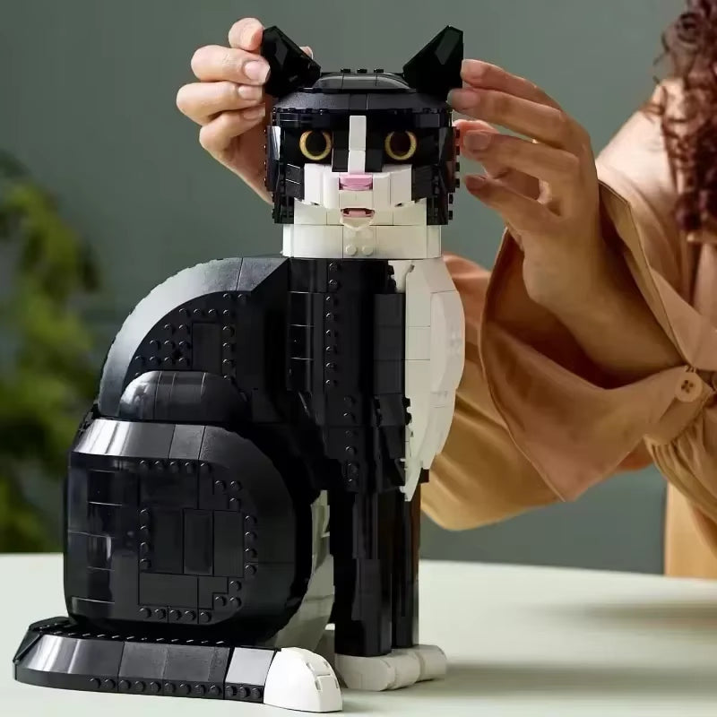 Black & White Tuxedo Cat Building Set 1710 Pet Display Model Boxed