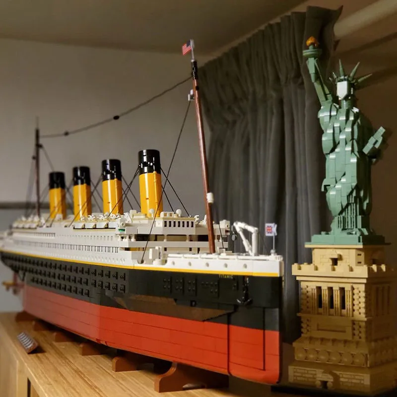 Titanic Building Blocks BuildMOC Model 10294 Compatible 9090pcs