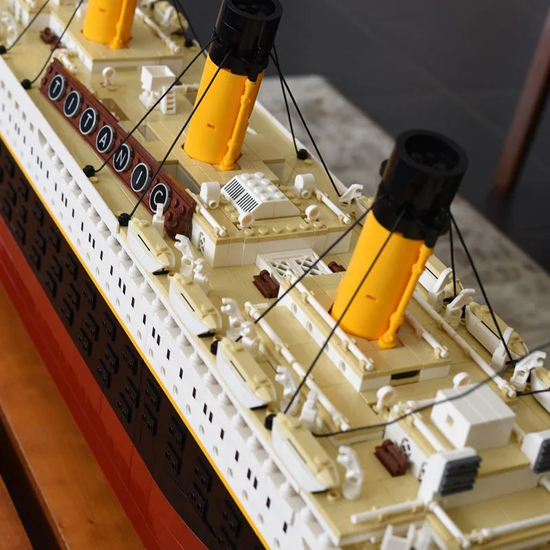 Titanic Building Blocks BuildMOC Model 10294 Compatible 9090pcs