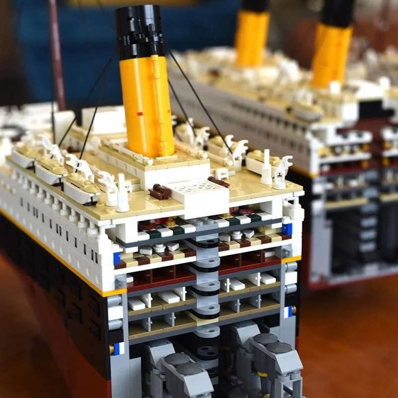Titanic Building Blocks BuildMOC Model 10294 Compatible 9090pcs