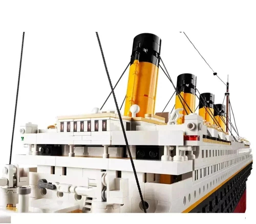 Titanic Building Blocks BuildMOC Model 10294 Compatible 9090pcs